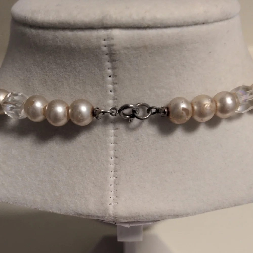 Elegant Faux Pearl and‎ Glass Crystal Faceted Beaded Costume Necklace